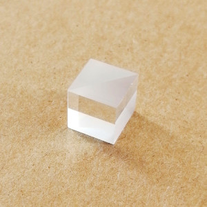 Polarizing Beam Splitter Refractor Optical Elements Cube 400-700nm Visible Light Triangular Prism